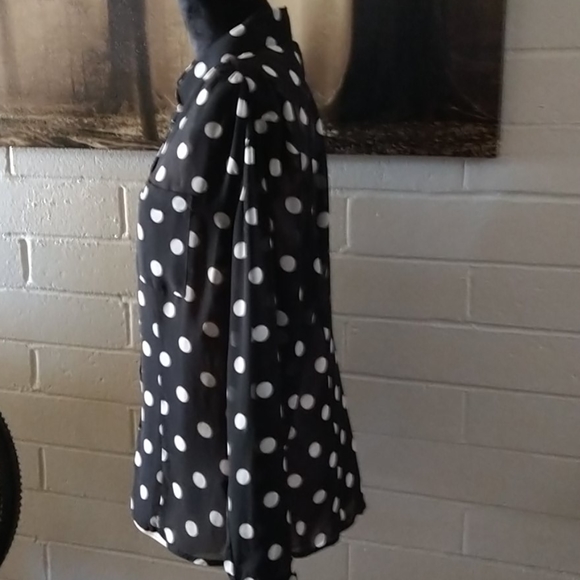 Guess classy polka-dot button up shirt - Picture 3 of 6